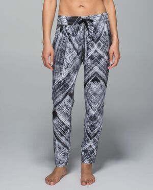 Lululemon Namaskar Pant II Heat Wave White Black 8